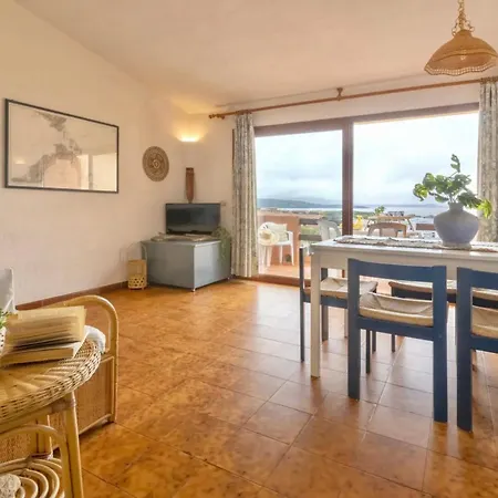 With Swimming Pool In Just 300 Mt From The Sea, With Sea View Aparthotel *