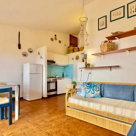 Lejlighedshotel With Swimming Pool In Just 300 Mt From The Sea, With Sea View Marinella (Sardinia)