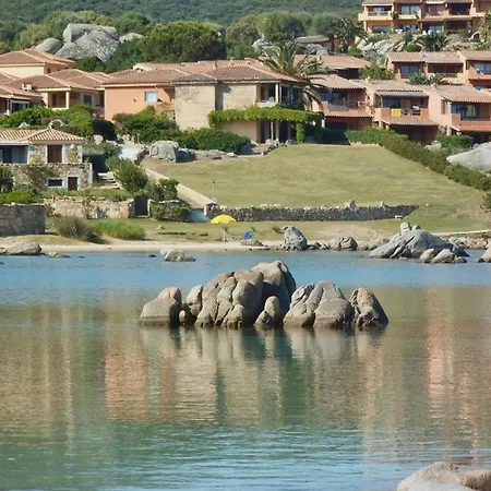 Lejlighedshotel With Swimming Pool In Just 300 Mt From The Sea, With Sea View Marinella (Sardinia)