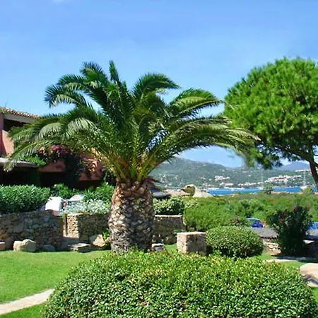 With Swimming Pool In Just 300 Mt From The Sea, With Sea View Aparthotel